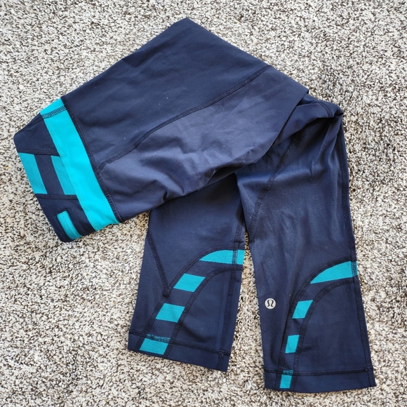Cropped Lululemon leggings size 6 - Picture 2 of 3